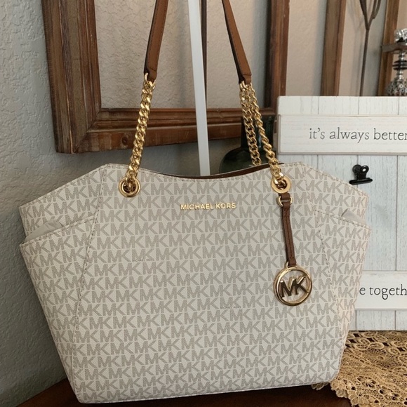 Michael Kors Handbags - New⭐️  MK Jet set travel large chain shoulder bag